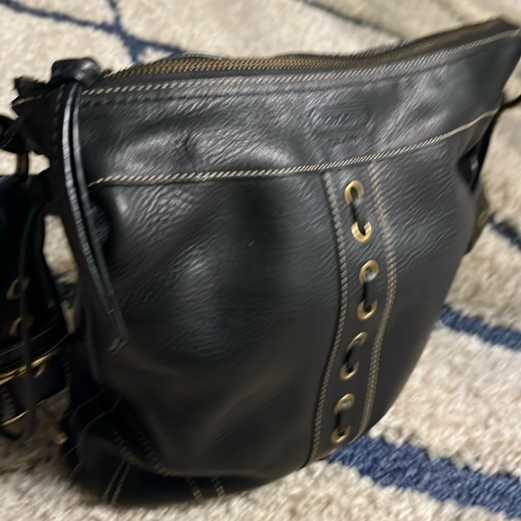Classic leather Coach crossbody - Picture 1 of 9
